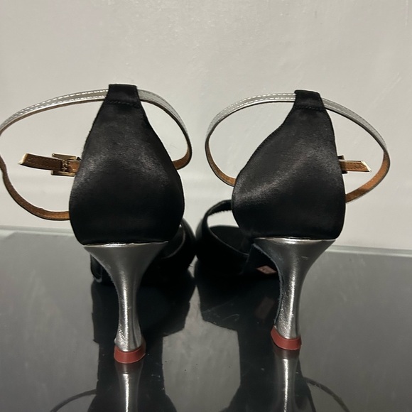 Elegant Black and Silver Heels - Picture 5 of 7